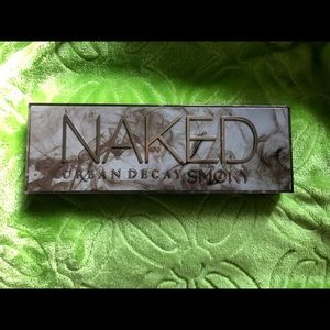 URBAN DECAY SMOKY palette